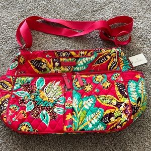 Vera Bradley plenty of pockets crossbody